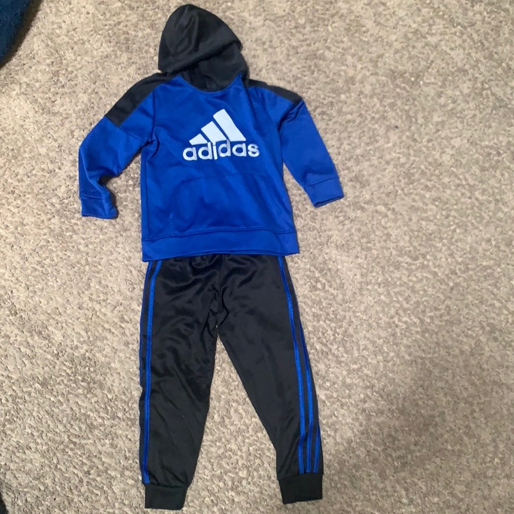 Adidas track suit Sz. 7